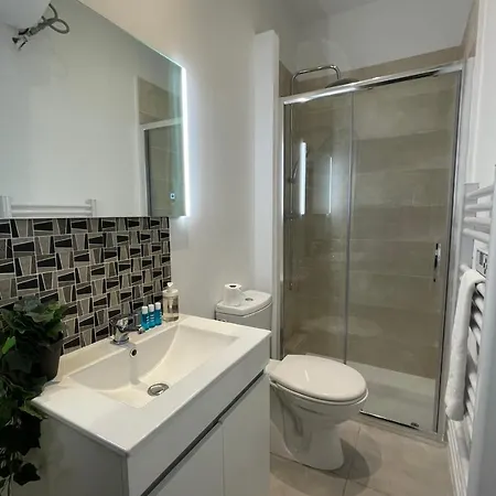 Apartament Le Grand Bleu Terrasseclimwifinetflix Proche Gare-centre